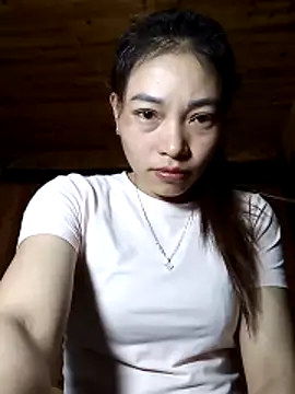 Snapshot of _Su-Su_ chatting on 12-17-25, 10:59 Su-Su online show from 12-17-25, 10:59