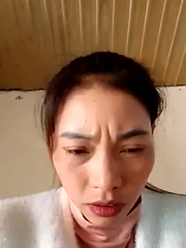 Snapshot of _Su-Su_ chatting on 11-19-25, 07:08 Su-Su online show from 11-19-25, 07:08