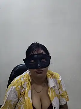 Cute-richa1 online show from 02-19-26, 05:32