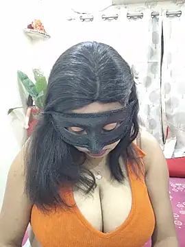 Cute-richa1 online show from 05-24-26, 03:12