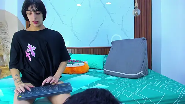 Loversinfire2 online show from 11-29-25, 08:09