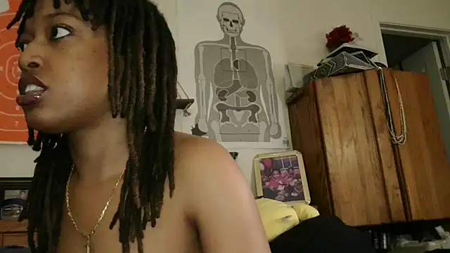 stellakobra online show from 12-18-25, 04:11