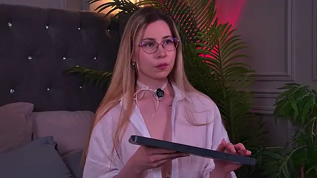 -SaraBlack- online show from 07-17-26, 04:26
