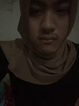 Snapshot of yuliabirdiantie1 chatting on 11-16-25, 02:27 yuliabirdiantie1 online show from 11-16-25, 02:27