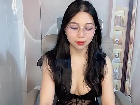 Lousii online show from 04-18-26, 07:00