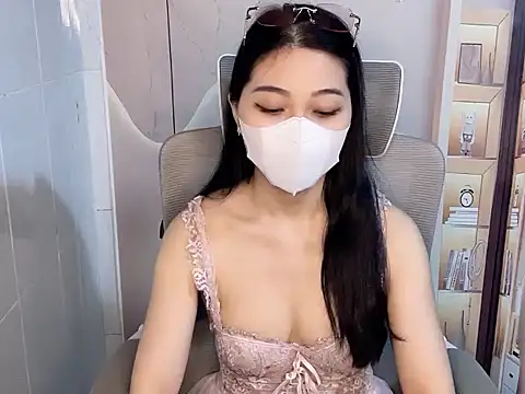 Lousii online show from 04-07-26, 01:51