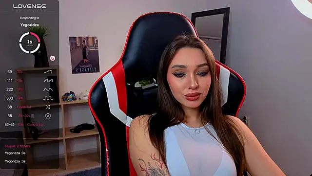 Emilia mala online show from 11-21-25, 07:24