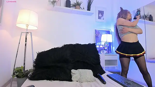 Miluu dh online show from 12-15-25, 02:56