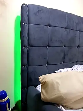 honeypot224 online show from 03-25-26, 04:12