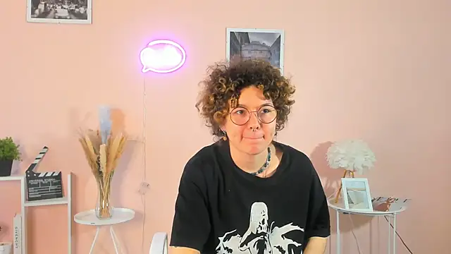 Snapshot of TamalaBendu chatting on 11-22-25, 09:30 TamalaBendu online show from 11-22-25, 09:30