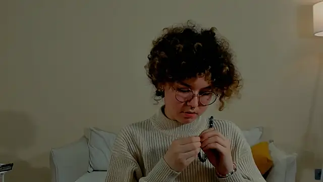 Snapshot of TamalaBendu chatting on 11-25-25, 12:38 TamalaBendu online show from 11-25-25, 12:38