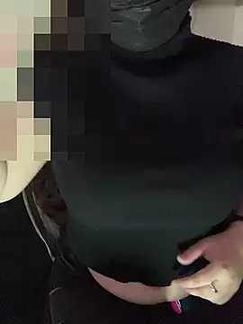 Snapshot of -Kotone- chatting on 11-17-25, 05:22 -Kotone- online show from 11-17-25, 05:22