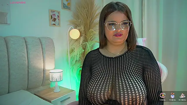 AlinnaJohnson online show from 12-20-25, 10:40