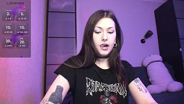 Snapshot of Night_Heist chatting on 11-18-25, 02:53 Night Heist online show from 11-18-25, 02:53