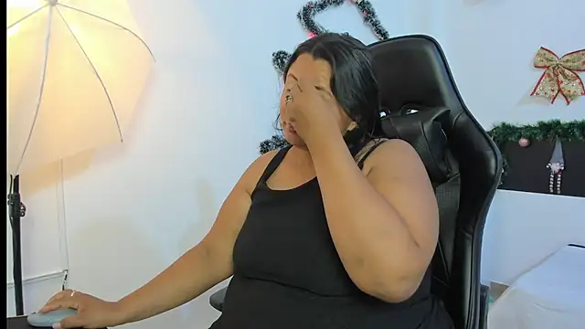 BWW-CINDY11 online show from 12-05-25, 03:49