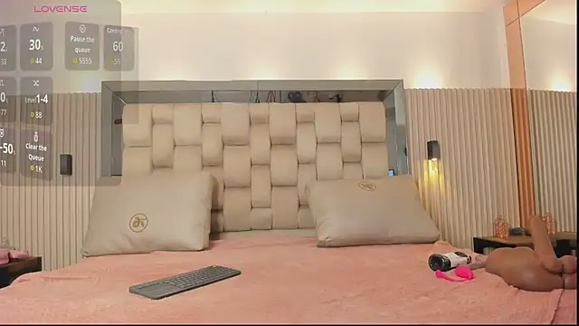 Snapshot of noah_pariss chatting on 07-18-26, 10:24 noah pariss online show from 07-18-26, 10:24