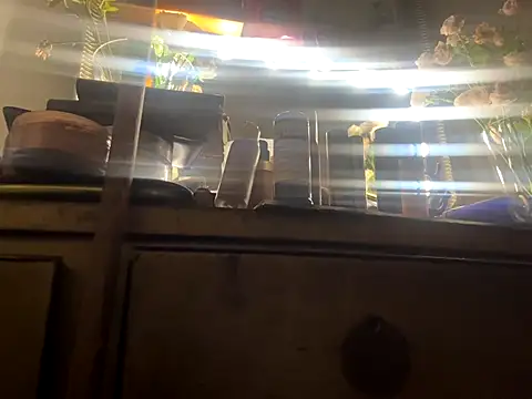 Snapshot of Motherbigbus chatting on 12-16-25, 06:06 Motherbigbus online show from 12-16-25, 06:06