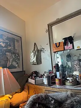 Snapshot of Motherbigbus chatting on 12-19-25, 09:06 Motherbigbus online show from 12-19-25, 09:06