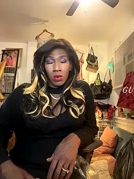 Snapshot of Motherbigbus chatting on 12-14-25, 12:55 Motherbigbus online show from 12-14-25, 12:55