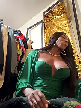 Snapshot of Motherbigbus chatting on 01-06-26, 08:29 Motherbigbus online show from 01-06-26, 08:29