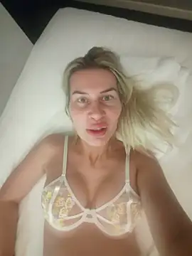 Snapshot of NaughtyClaudia_ chatting on 11-22-25, 07:24 NaughtyClaudia online show from 11-22-25, 07:24