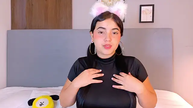 MiaSchtt online show from 11-28-25, 03:17