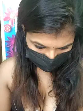 Snapshot of Premalatha_28 chatting on 01-17-26, 03:48 Premalatha 28 online show from 01-17-26, 03:48