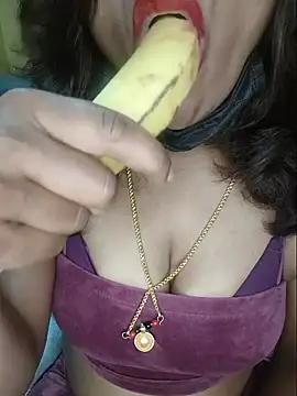 Snapshot of Premalatha_28 chatting on 06-23-26, 05:33 Premalatha 28 online show from 06-23-26, 05:33