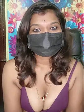 Snapshot of Premalatha_28 chatting on 06-19-26, 05:35 Premalatha 28 online show from 06-19-26, 05:35