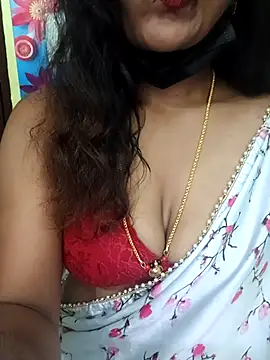 Snapshot of Premalatha_28 chatting on 02-15-26, 08:02 Premalatha 28 online show from 02-15-26, 08:02