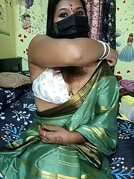 Snapshot of Premalatha_28 chatting on 02-09-26, 04:43 Premalatha 28 online show from 02-09-26, 04:43