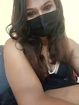 Snapshot of Premalatha_28 chatting on 01-18-26, 04:16 Premalatha 28 online show from 01-18-26, 04:16