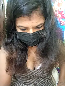 Snapshot of Premalatha_28 chatting on 01-15-26, 10:13 Premalatha 28 online show from 01-15-26, 10:13