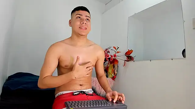 Lucastorrez01 online show from 12-20-25, 02:03