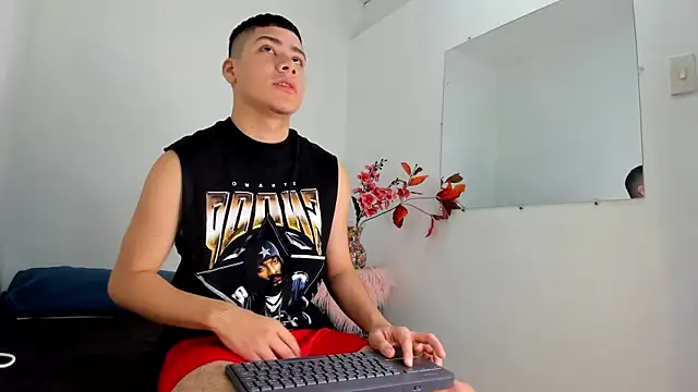 Lucastorrez01 online show from 12-21-25, 11:05