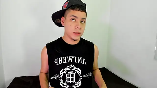 Lucastorrez01 online show from 03-17-26, 07:39