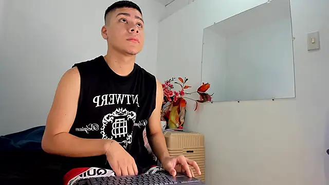 Lucastorrez01 online show from 12-20-25, 09:39