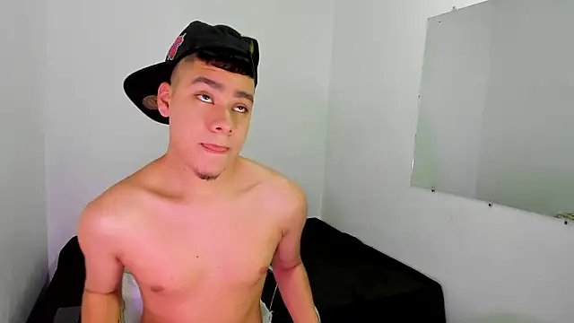 Lucastorrez01 online show from 04-13-26, 12:14