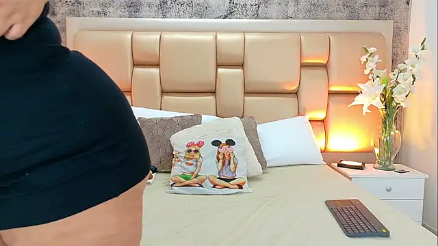 SelennaCooper online show from 12-02-25, 11:56