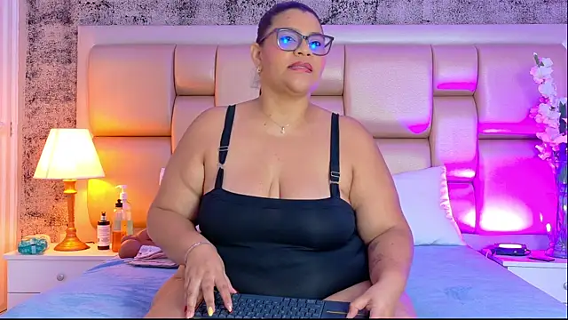 SelennaCooper online show from 04-19-26, 11:44