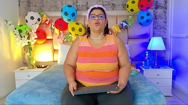 SelennaCooper online show from 06-20-26, 11:59