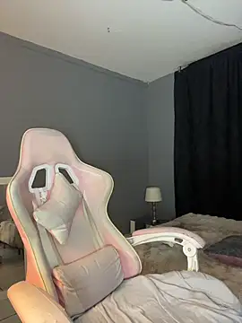 Sophie wyld online show from 12-21-25, 08:53