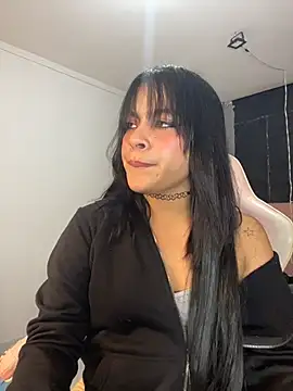 Sophie wyld online show from 12-18-25, 10:35