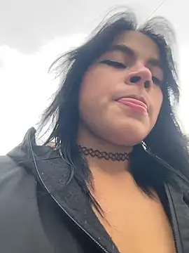 Sophie wyld online show from 11-16-25, 09:19