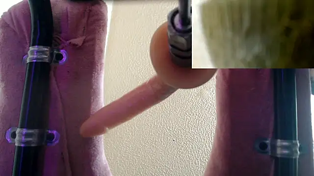 Lunabunnyx online show from 11-20-25, 09:04