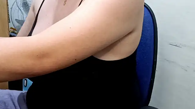 Stacysfeet online show from 12-19-25, 05:04