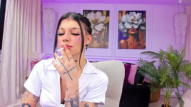 Snapshot of YasminWild chatting on 02-25-26, 04:34 YasminWild online show from 02-25-26, 04:34