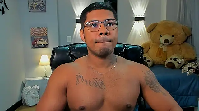 Snapshot of LEONHDZ chatting on 11-17-25, 03:10 LEONHDZ online show from 11-17-25, 03:10