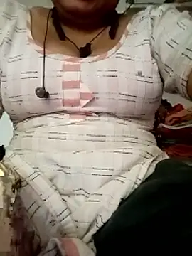 Snapshot of Menka_cut34 chatting on 06-11-26, 05:48 Menka cut34 online show from 06-11-26, 05:48