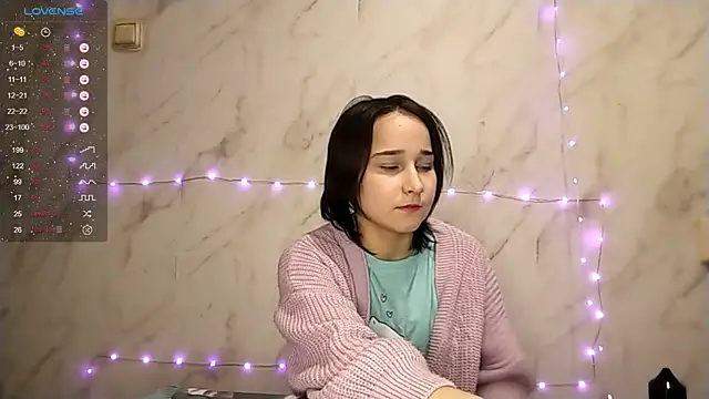 TianaMeiser online show from 12-18-25, 12:20